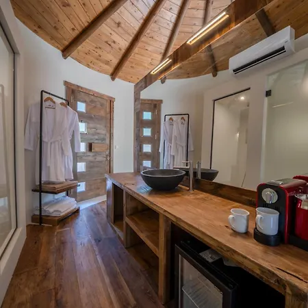 Pure Life Goecek 酒店